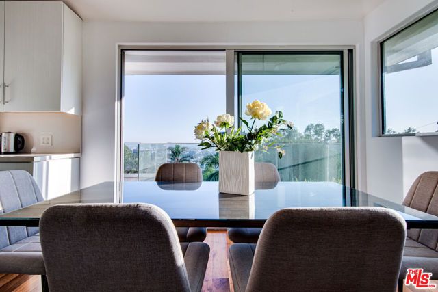 8954 ST IVES Drive, Los Angeles, CA 90069