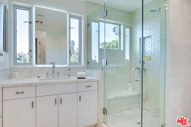 8954 ST IVES Drive, Los Angeles, CA 90069