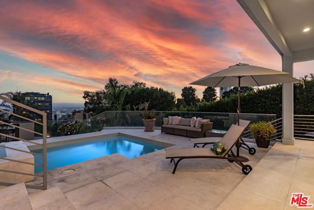 8954 ST IVES Drive, Los Angeles, CA 90069