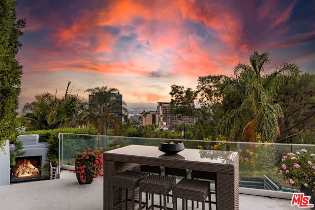 8954 ST IVES Drive, Los Angeles, CA 90069