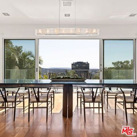 8954 ST IVES Drive, Los Angeles, CA 90069