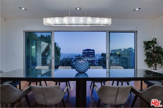 8954 ST IVES Drive, Los Angeles, CA 90069