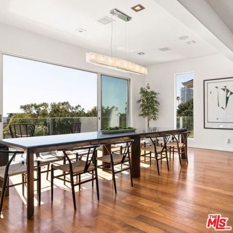 8954 ST IVES Drive, Los Angeles, CA 90069