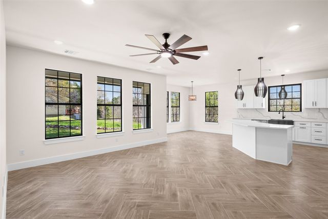 2418 Beverly Drive, Granbury, TX 76048