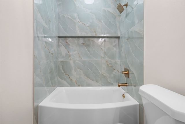 2418 Beverly Drive, Granbury, TX 76048