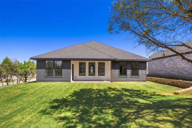 2418 Beverly Drive, Granbury, TX 76048