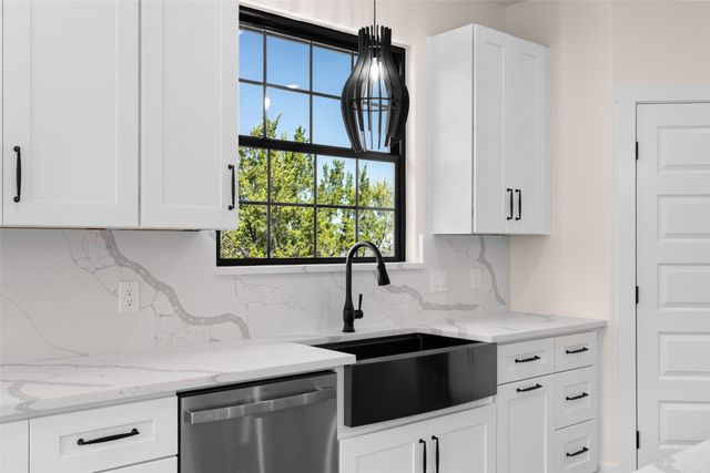 2418 Beverly Drive, Granbury, TX 76048