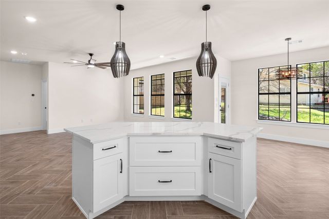 2418 Beverly Drive, Granbury, TX 76048