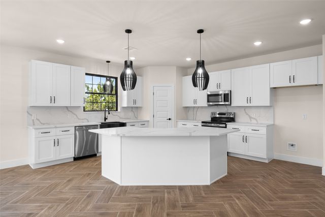 2418 Beverly Drive, Granbury, TX 76048