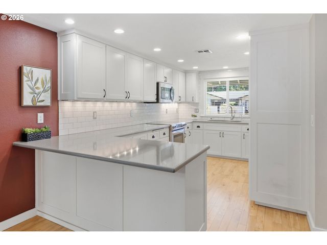 2171 BIRCHWOOD Ave, Eugene, OR 97401