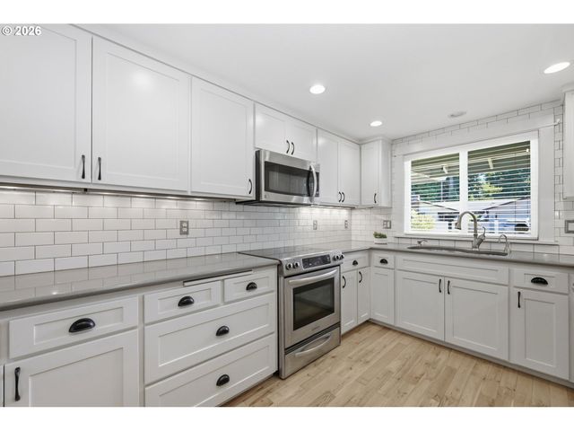 2171 BIRCHWOOD Ave, Eugene, OR 97401