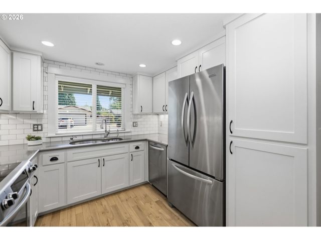2171 BIRCHWOOD Ave, Eugene, OR 97401