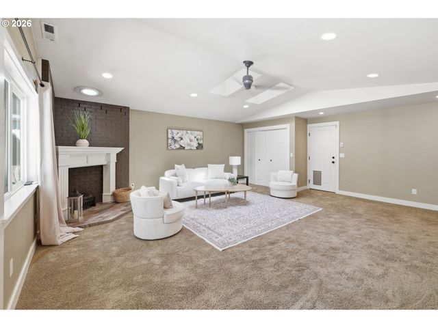 2171 BIRCHWOOD Ave, Eugene, OR 97401