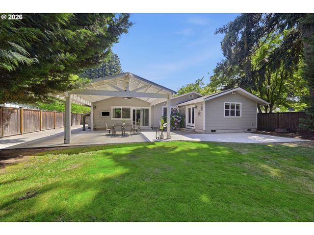 2171 BIRCHWOOD Ave, Eugene, OR 97401