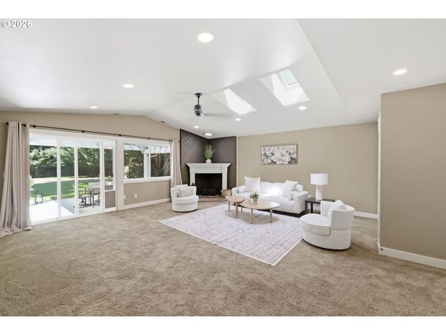 2171 BIRCHWOOD Ave, Eugene, OR 97401
