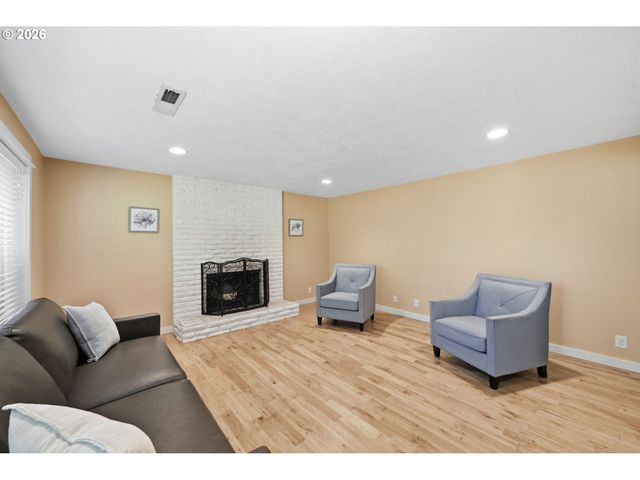 2171 BIRCHWOOD Ave, Eugene, OR 97401