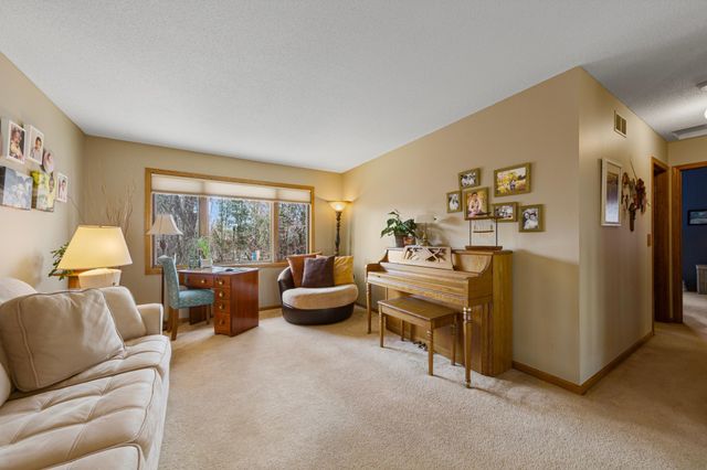 14837 Crestview Avenue W, Rosemount, MN 55068