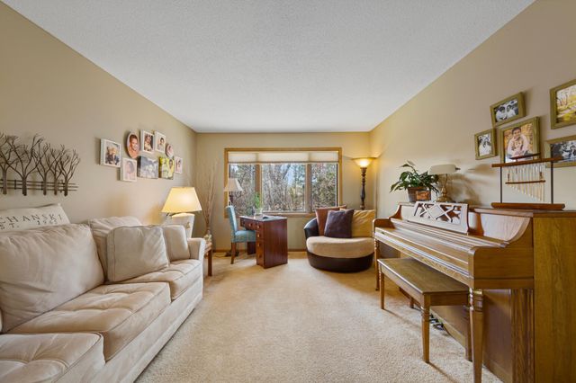 14837 Crestview Avenue W, Rosemount, MN 55068