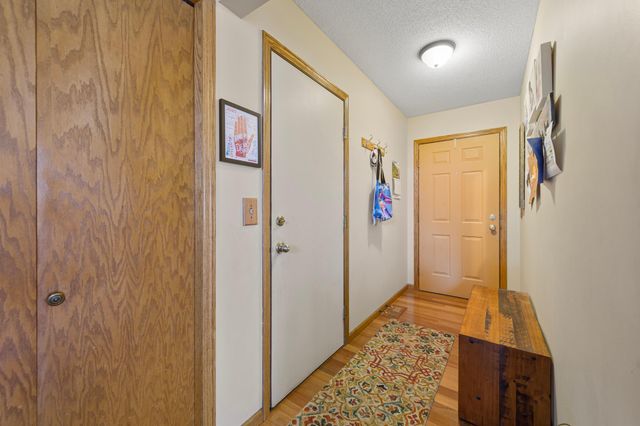 14837 Crestview Avenue W, Rosemount, MN 55068