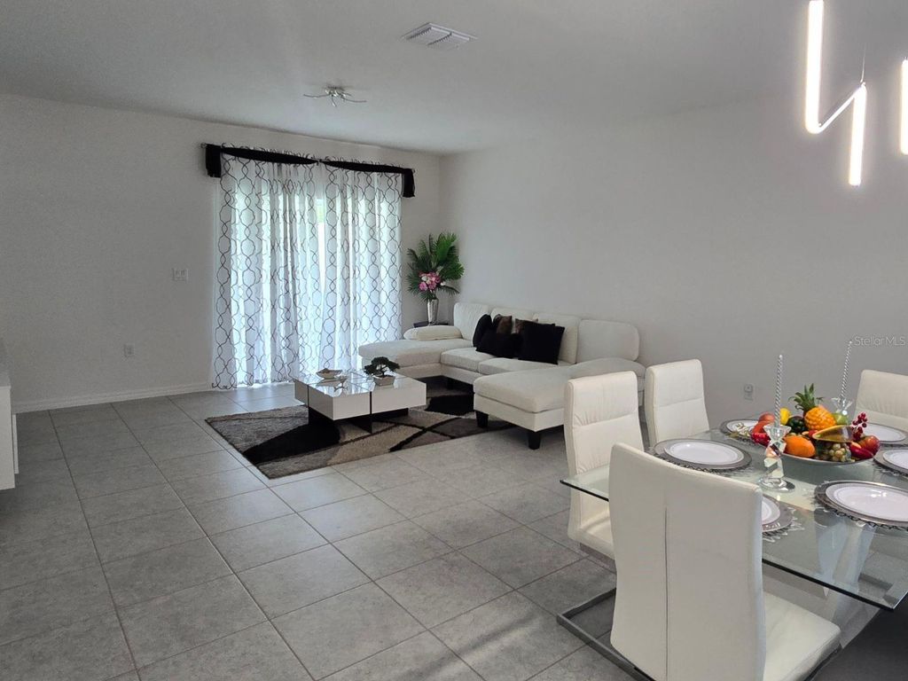 Image 4 of property listing at 5539 MADDIE DR DRIVE, Haines City, FL 33844