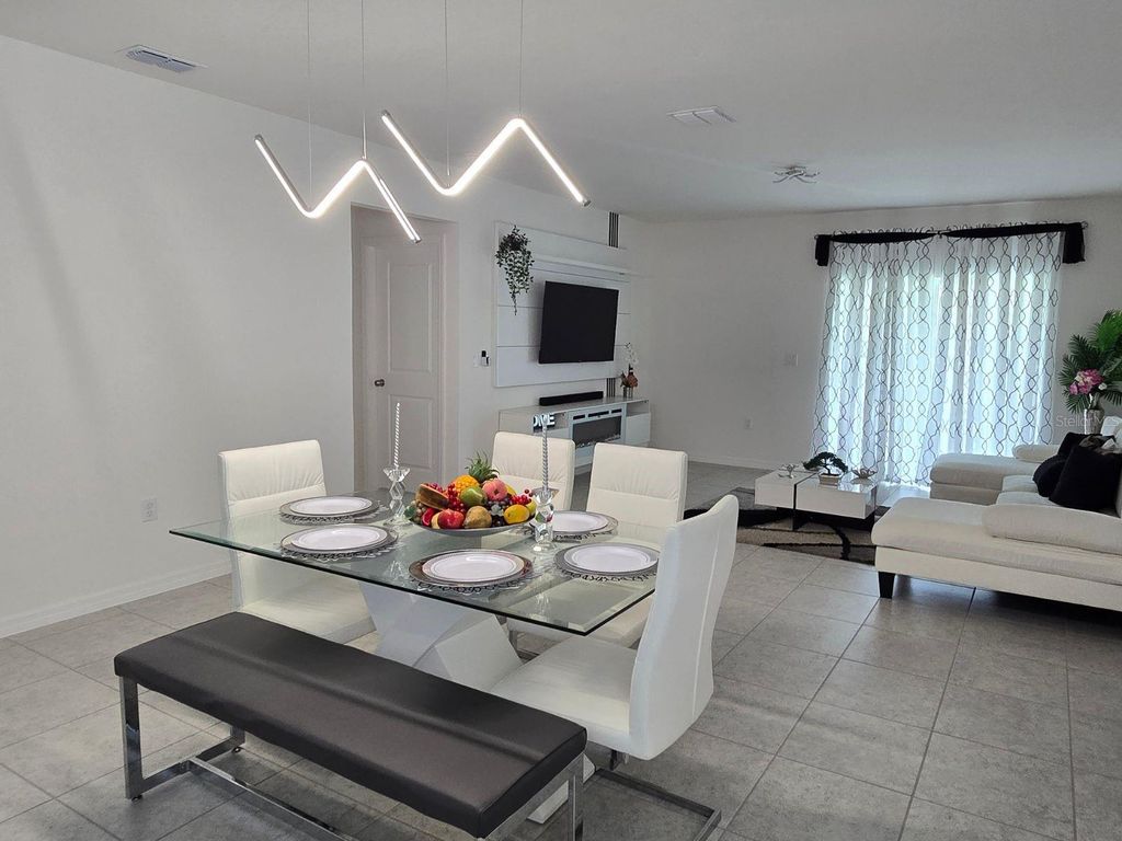 Image 6 of property listing at 5539 MADDIE DR DRIVE, Haines City, FL 33844