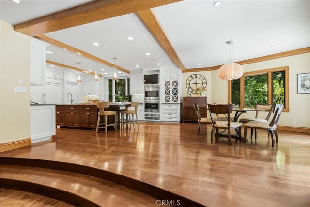 15946 Woodvale, Encino, CA 91436
