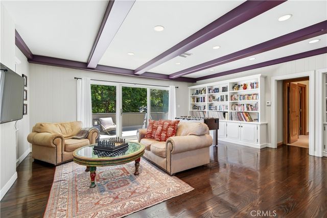 15946 Woodvale, Encino, CA 91436