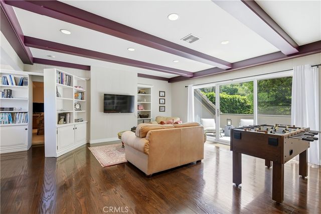 15946 Woodvale, Encino, CA 91436