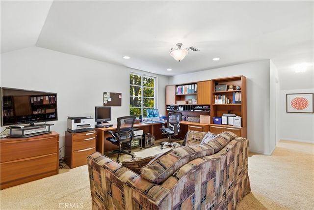 15946 Woodvale, Encino, CA 91436