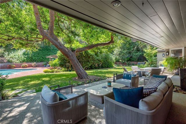 15946 Woodvale, Encino, CA 91436