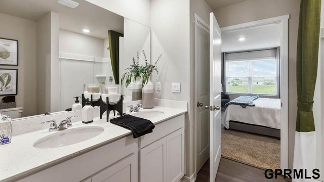 13632 Summit Street, Omaha, NE 68142