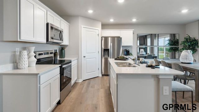 13632 Summit Street, Omaha, NE 68142