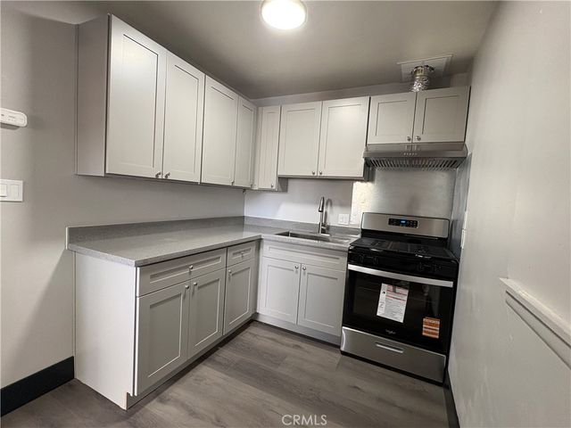 2001 E Wilshire Avenue 4, Fullerton, CA 92831
