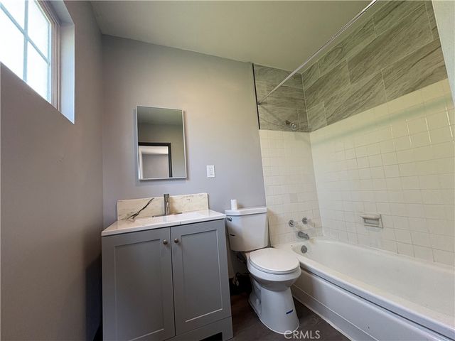 2001 E Wilshire Avenue 4, Fullerton, CA 92831
