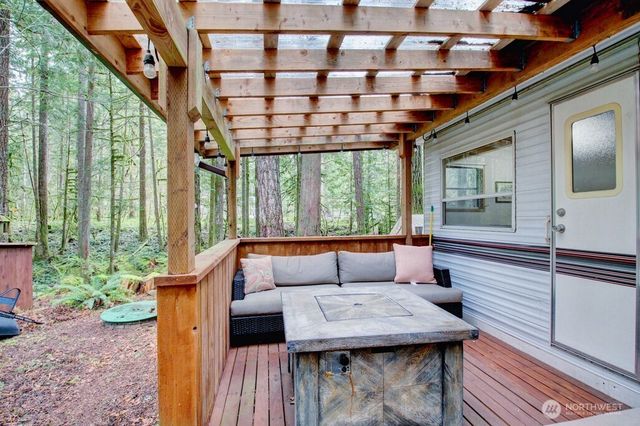 22 Wilderness Way, Deming, WA 98244