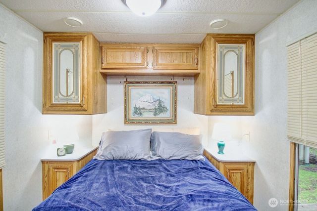 22 Wilderness Way, Deming, WA 98244