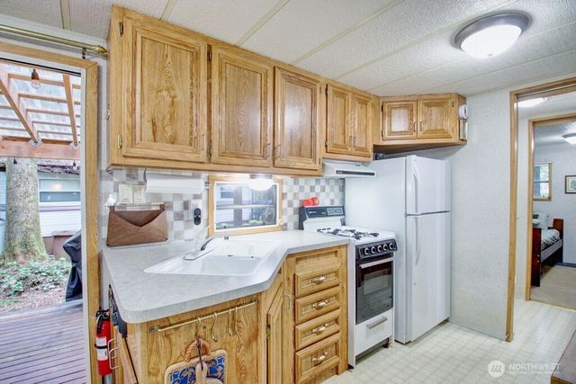 22 Wilderness Way, Deming, WA 98244