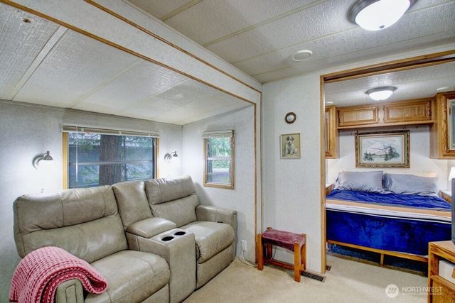 22 Wilderness Way, Deming, WA 98244