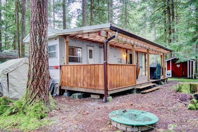 22 Wilderness Way, Deming, WA 98244