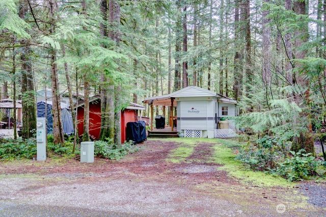 22 Wilderness Way, Deming, WA 98244
