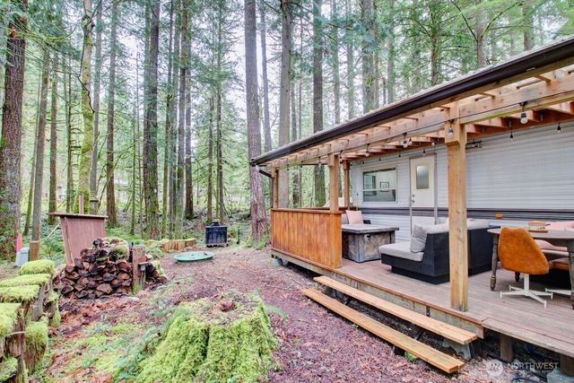 22 Wilderness Way, Deming, WA 98244