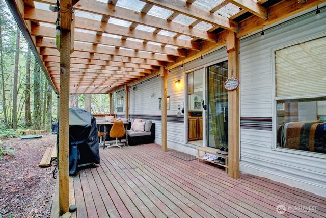 22 Wilderness Way, Deming, WA 98244