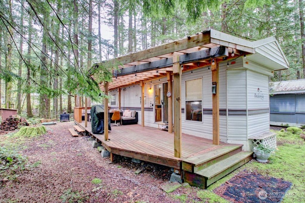 22 Wilderness Way, Deming, WA 98244