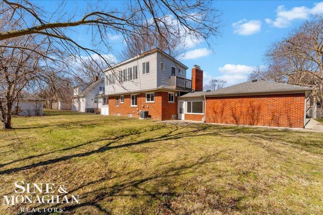 22616 Madison Street, Saint Clair Shores, MI 48081