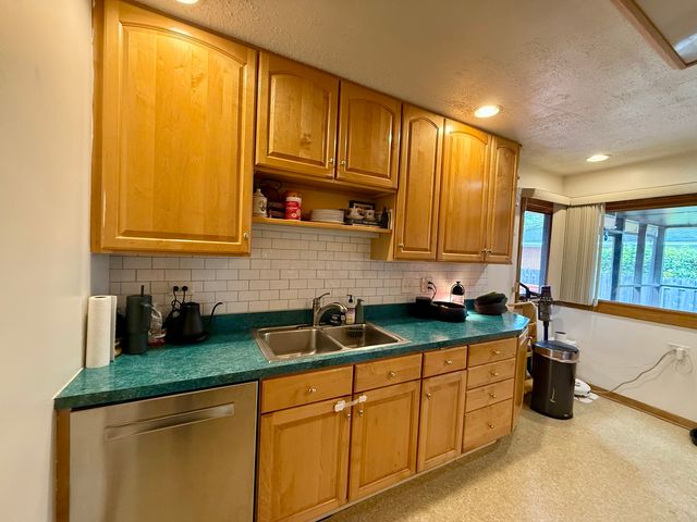 402 S Na Wa Ta Avenue, Mount Prospect, IL 60056