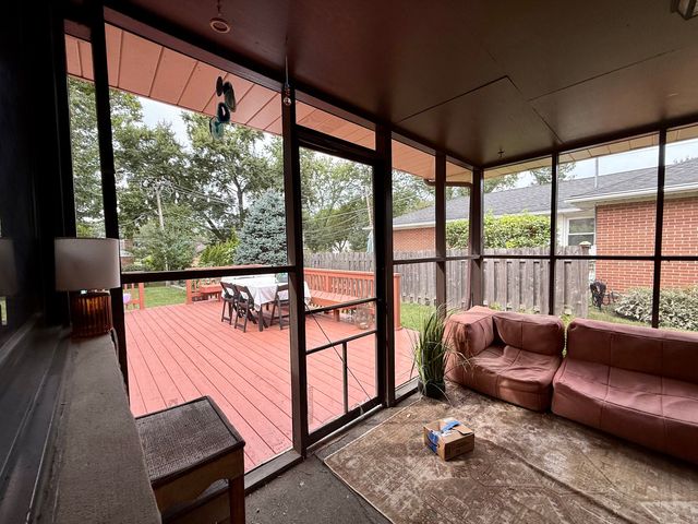 402 S Na Wa Ta Avenue, Mount Prospect, IL 60056