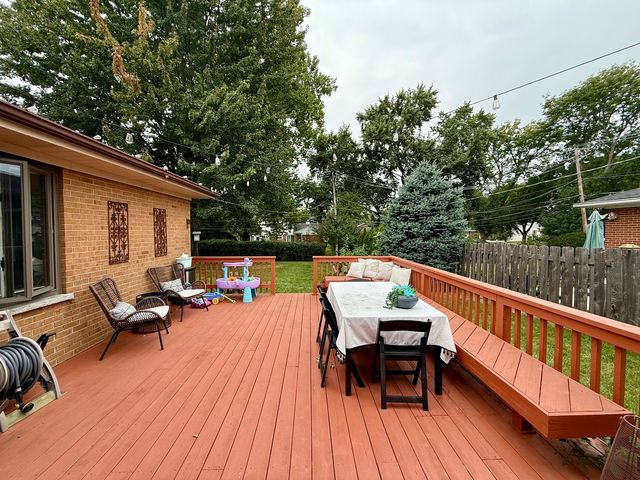 402 S Na Wa Ta Avenue, Mount Prospect, IL 60056