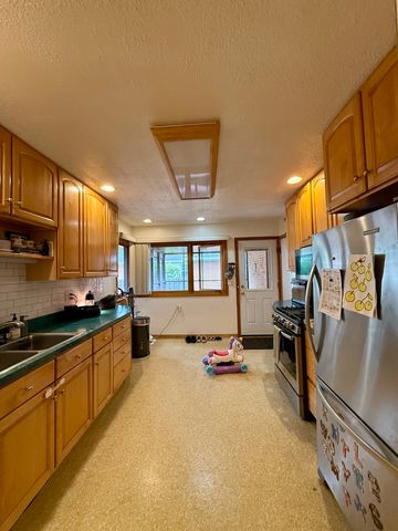 402 S Na Wa Ta Avenue, Mount Prospect, IL 60056