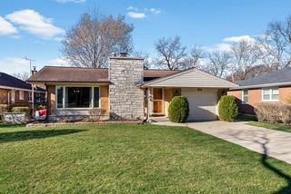 402 S Na Wa Ta Avenue, Mount Prospect, IL 60056