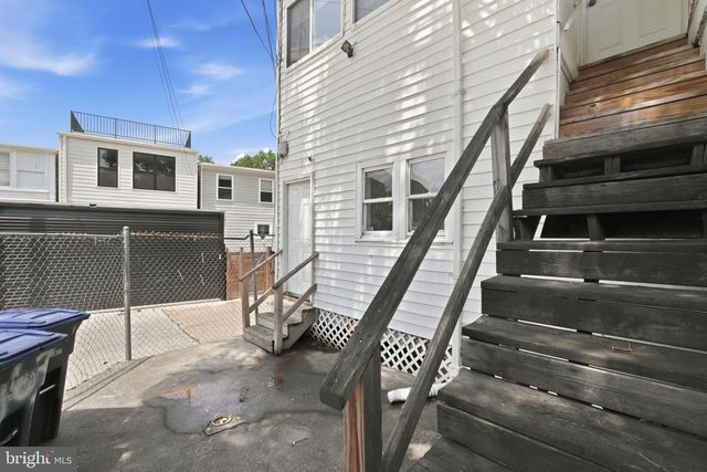 1103 QUEEN ST NE, Washington, DC 20002